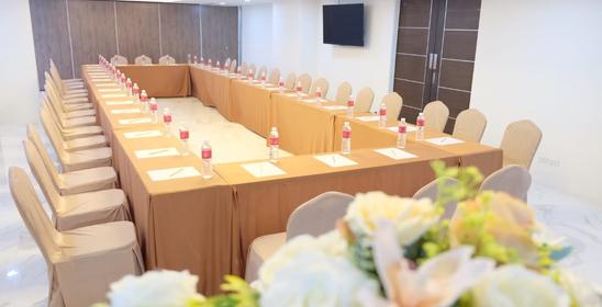 Christella Hotel Laem Chabang