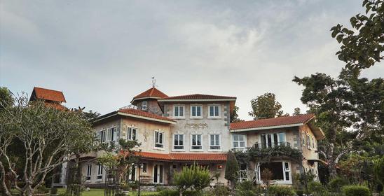 The Heritage House & Garden