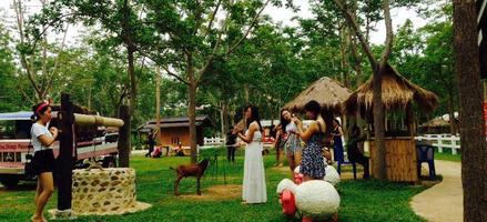 A and B Resort Phetburi