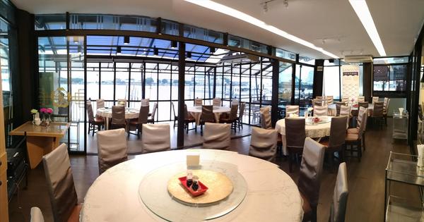 Riverside Glass House 50-Seat (ห้องกระจก ริมแม่น้ำ)