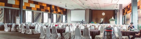 J.A.Villa White Hall