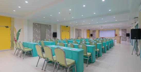 The Briza Beach Resort Khaolak