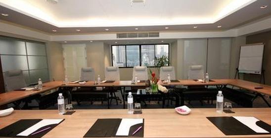 Phachara Suites Sukhumvit