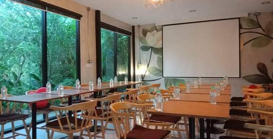 KW MeetingRoom by The Woodhill x KASME