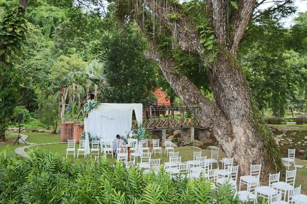 Pool Wedding