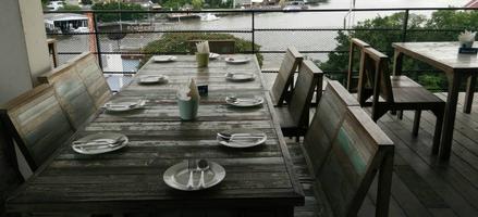 River Vibe Restaurant and Bar