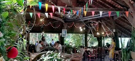 เรือนไม้แก่น cafe & restaurant