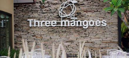 Three Mangoes ริมน้ำ สะพานพระราม 5